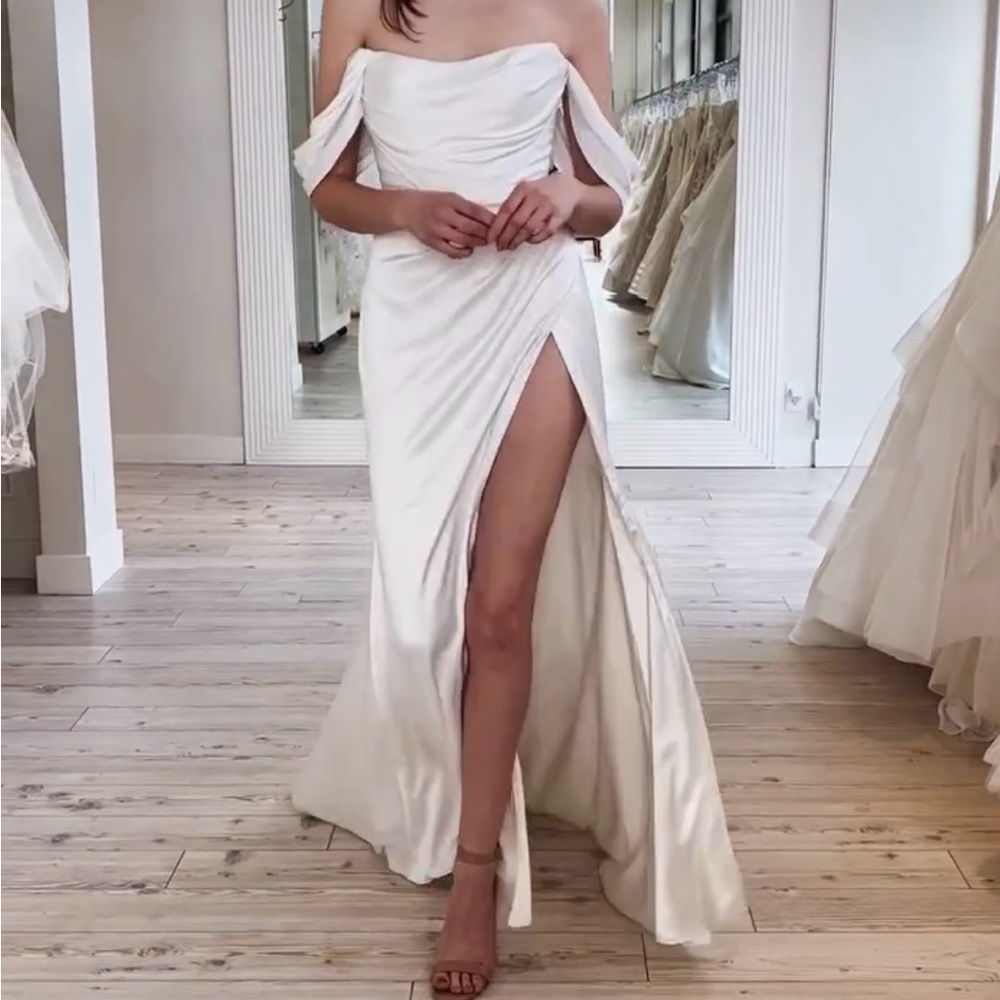NEW NEVER WORN Silk Wedding Dress - Picture 3 of 10